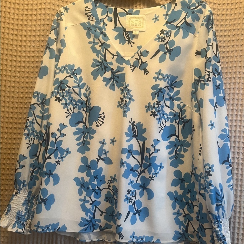 Sail to Sable STS Women’s Blouse | Blue Floral Print | Size M